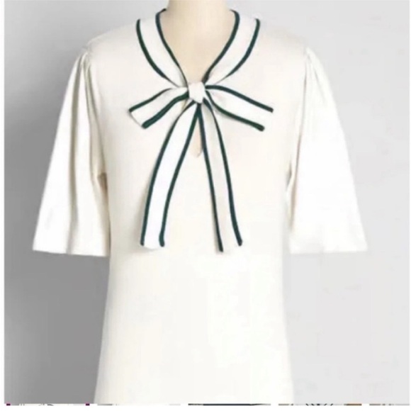Modcloth Sweaters - New ModCloth Ivory Bow Sweater